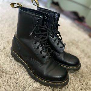 Doc Marten 1460 💛PERFECTLY WORN CONDITION💛